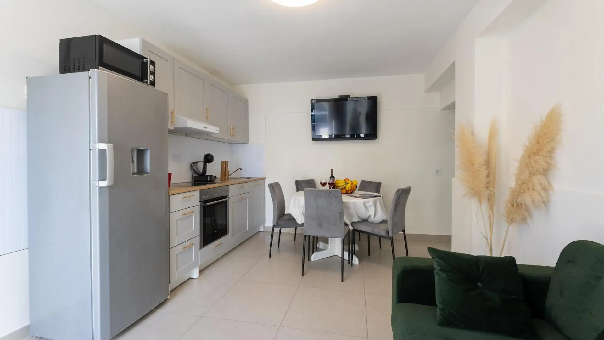 30 Meters From The Sea! Apartment Anamarija Kastela