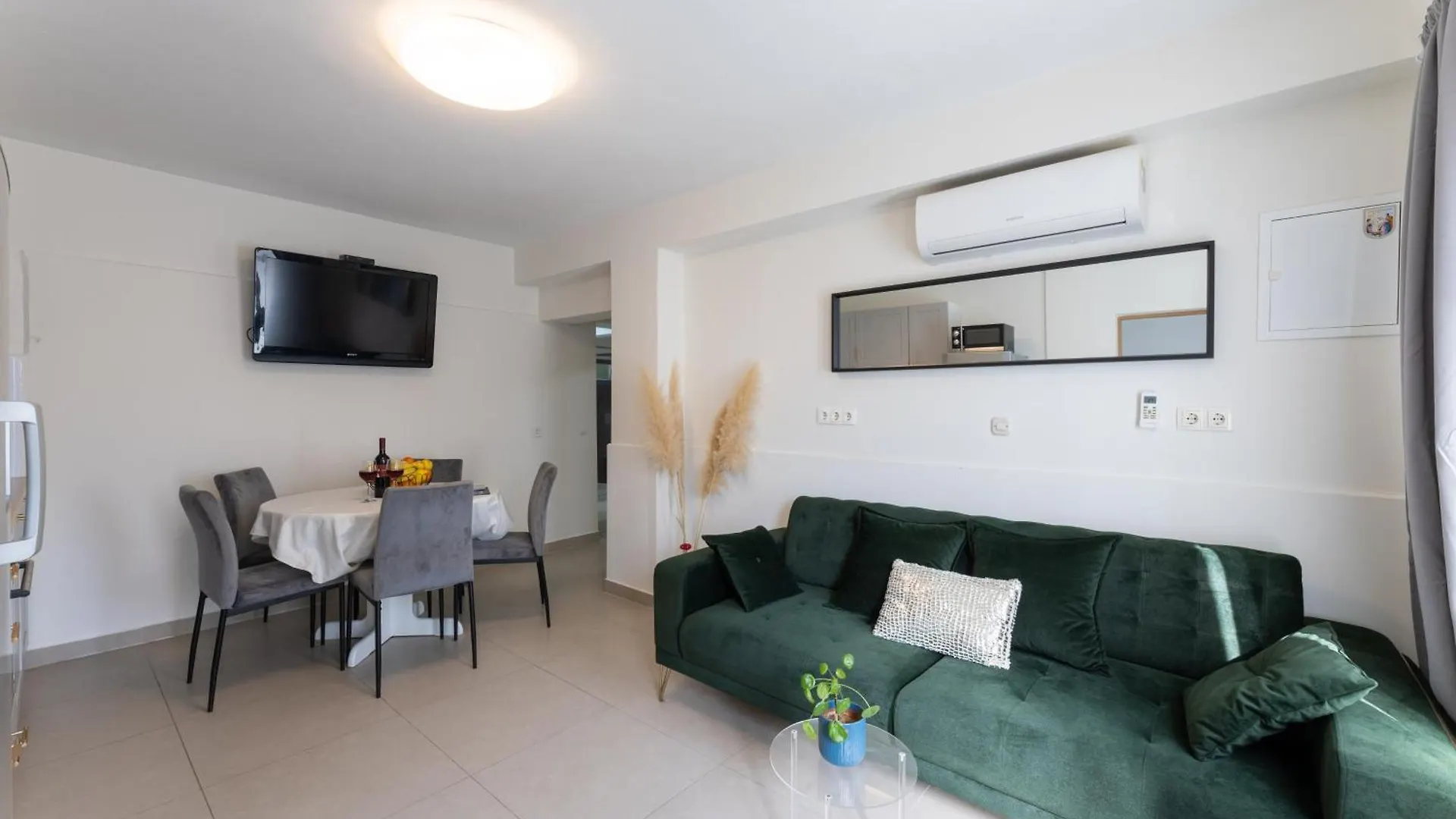 30 Meters From The Sea! Apartment Anamarija Kastela