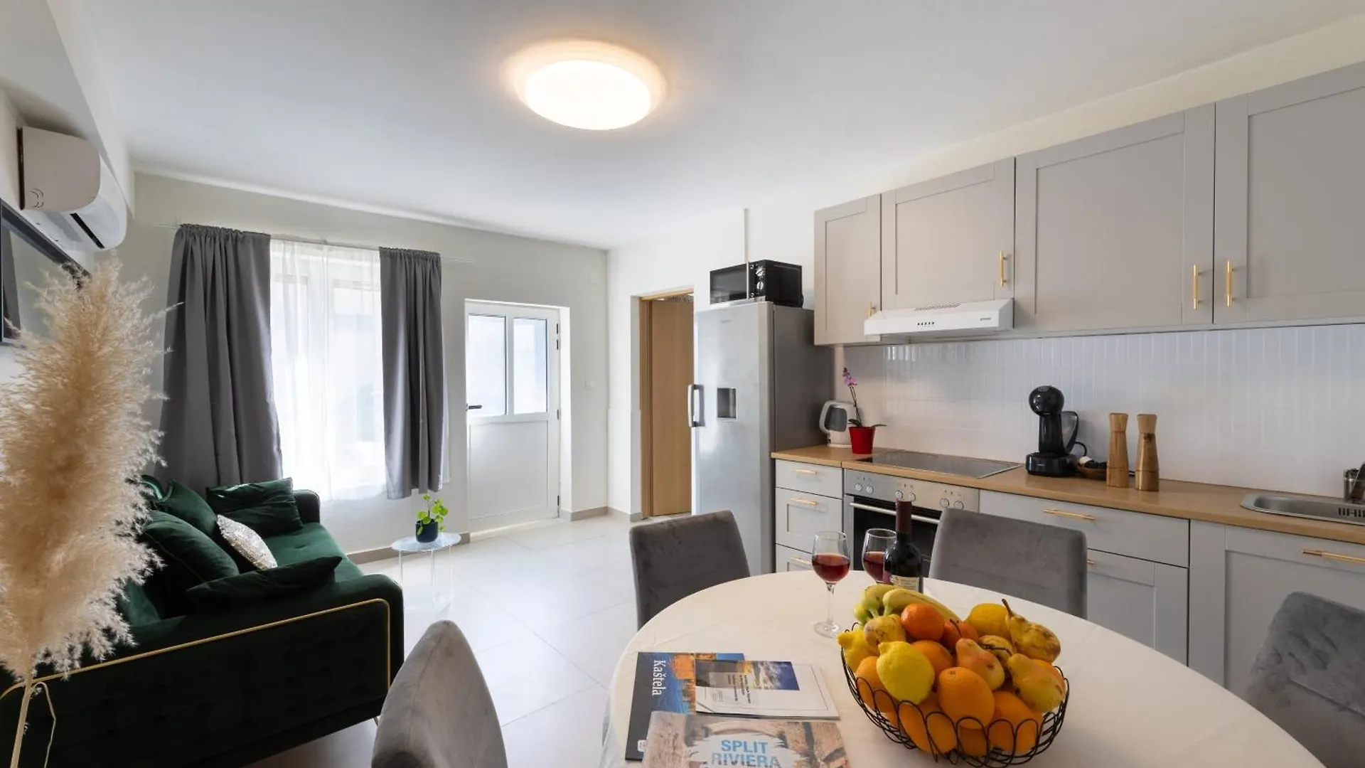 30 Meters From The Sea! Apartment Anamarija Kastela Croatia